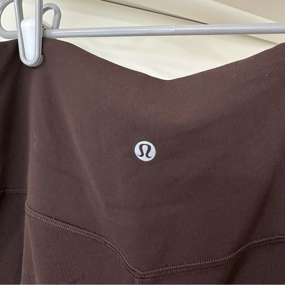 lululemon athletica French Press Brown 21” Crop Align Leggings, Size 6 - Picture 5 of 8